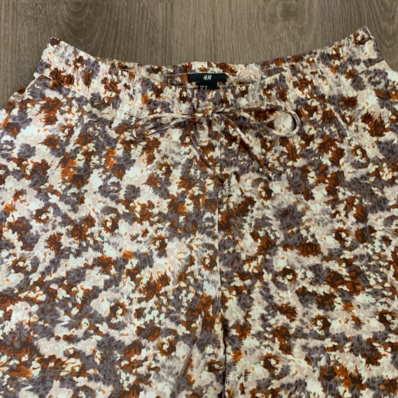 H&M drawstring shorts with pockets - Picture 2 of 5